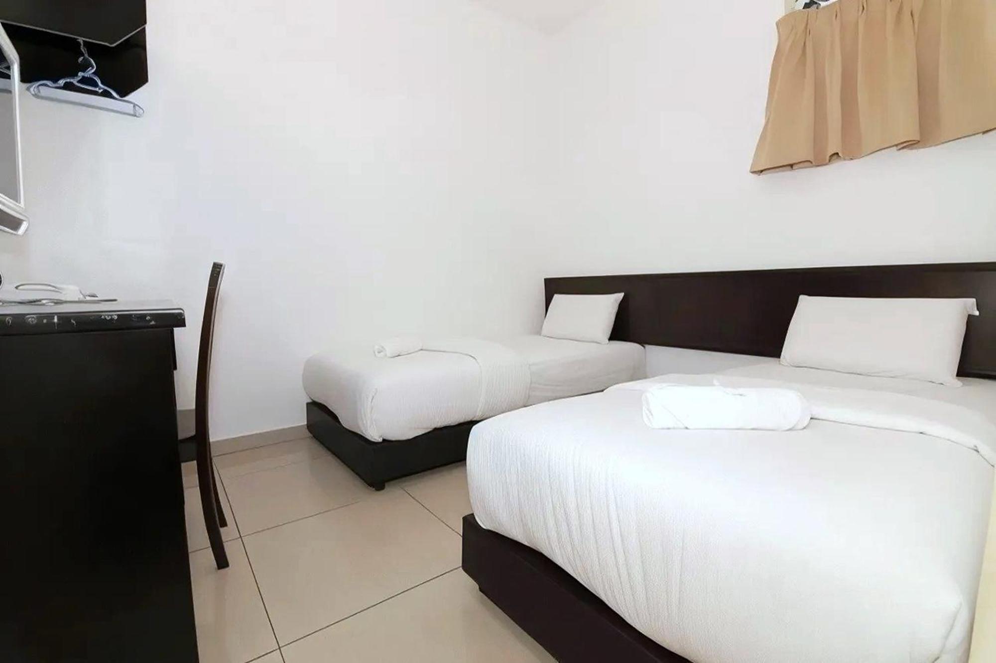 Hotel Alam Indi Johor Bahru Bagian luar foto