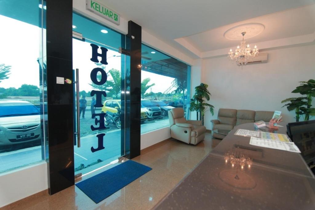 Hotel Alam Indi Johor Bahru Bagian luar foto